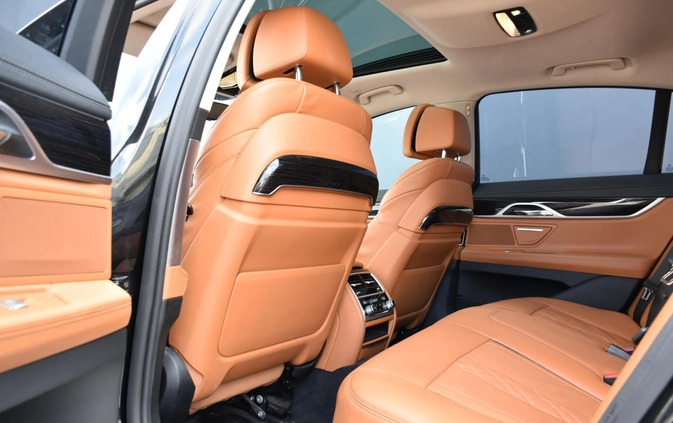 BMW Seria 7 cena 179900 przebieg: 96100, rok produkcji 2017 z Grodzisk Mazowiecki małe 137